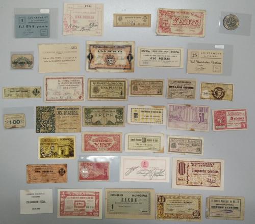 BILLETES LOCALES GUERRA CIVIL. Lote 55 billetes. Incluye bil