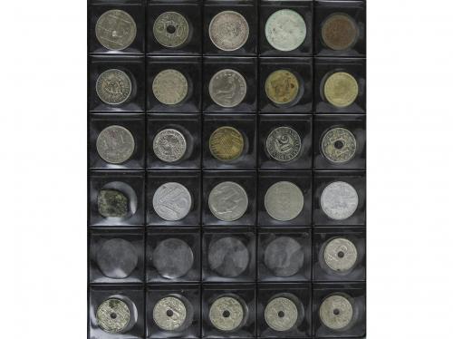 LOTES y COLECCIONES. Lote 285 monedas. MONARQUÍA HISPÁNICA a