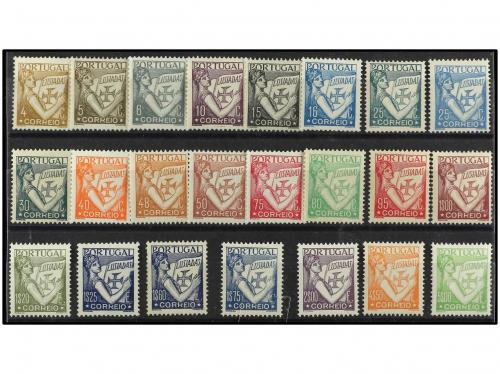 ** PORTUGAL. Yv. 529/46. SERIE COMPLETA (Mundifil 513/30 y