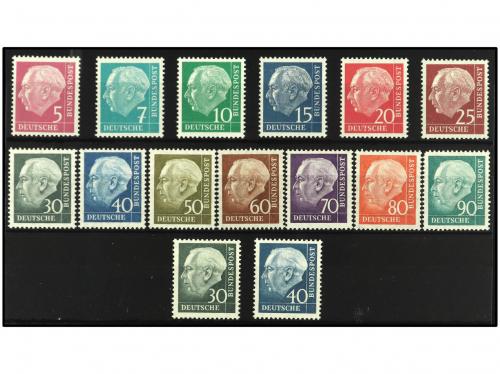 ** ALEMANIA OCCIDENTAL. Yv. 62A/72B y 125A/8B. 2 SERIES COMP