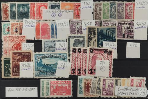 ESPAÑA. 1854-1940 aprox. Lote con sellos y series completas 